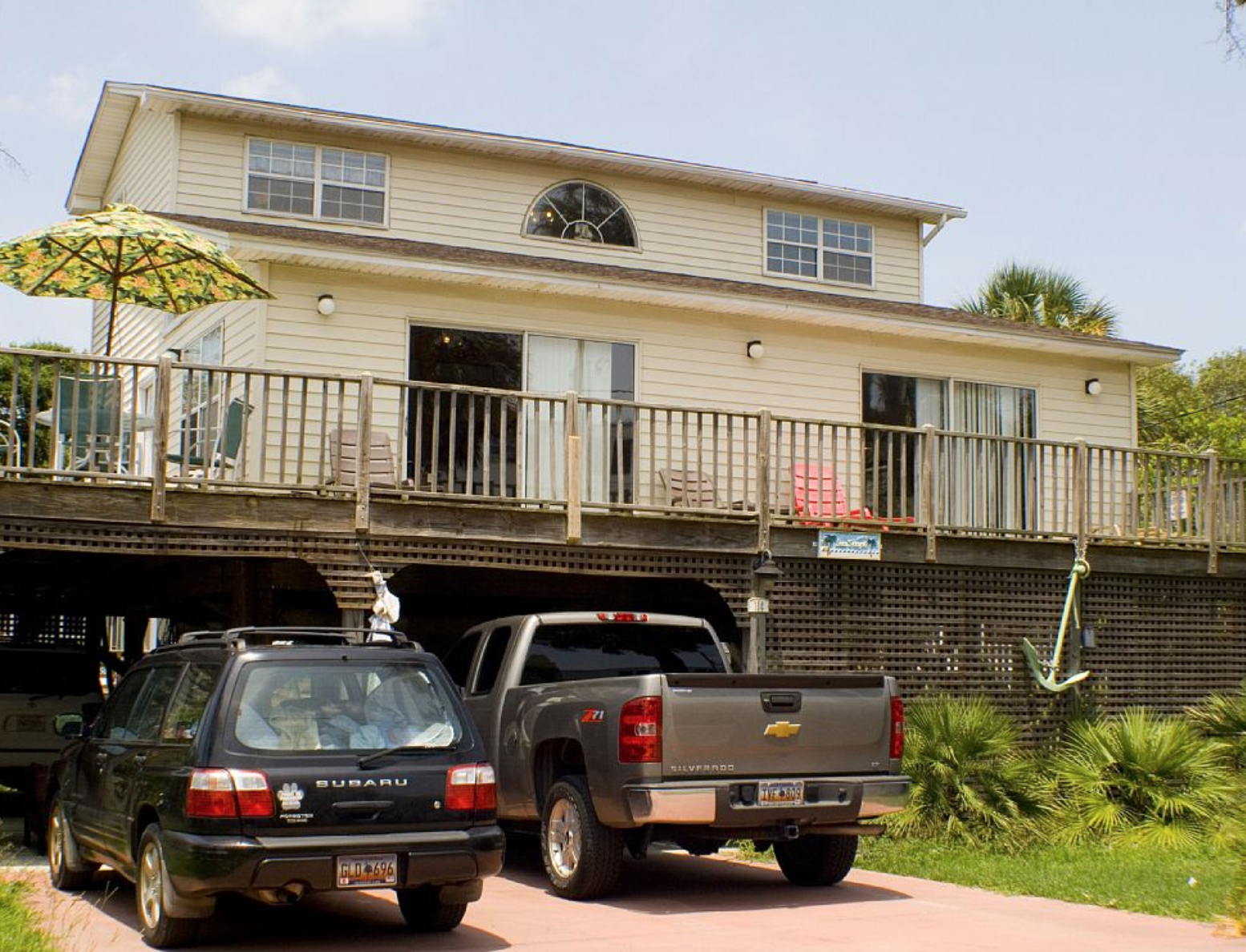 Stay At Seascape Located At 114 East Arctic Avenue Folly Beach, SC 29439