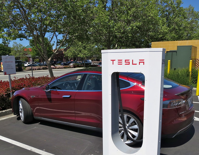 Tesla Brings Back Free Unlimited Supercharging For Model S and Model X For Limited Time Pic: Flickr
