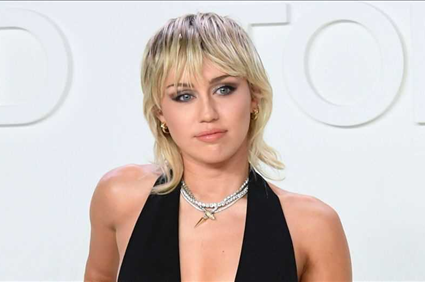Miley Cyrus covers 'Zombie' by The Cranberries, stuns fans